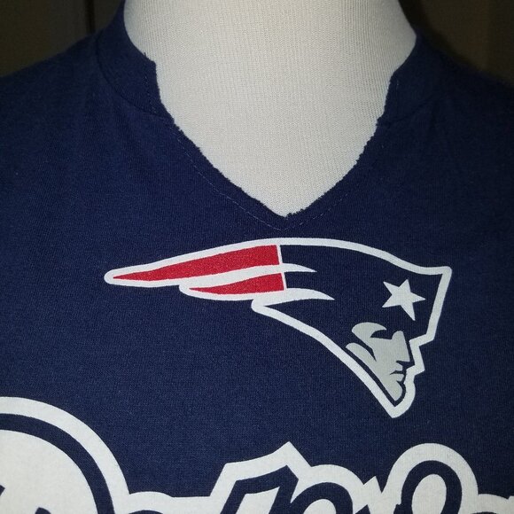 NFL Patriots Long sleeve v neck shirt sz Med - Picture 3 of 4